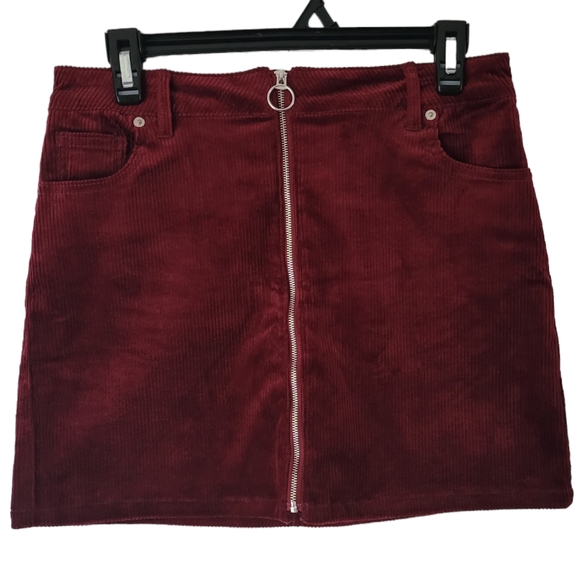 LoveTree Rich Burgundy Corduroy Mini Skirt Size Medium Fall Autumn Preppy - Picture 8 of 8